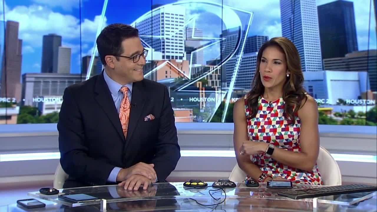 Houston TV anchors promise to fulfill bet